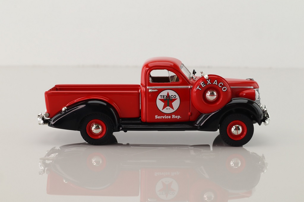 Matchbox Collectibles YYM38289; 1938 Studebaker Coupe Express K-Model Pickup; Texaco
